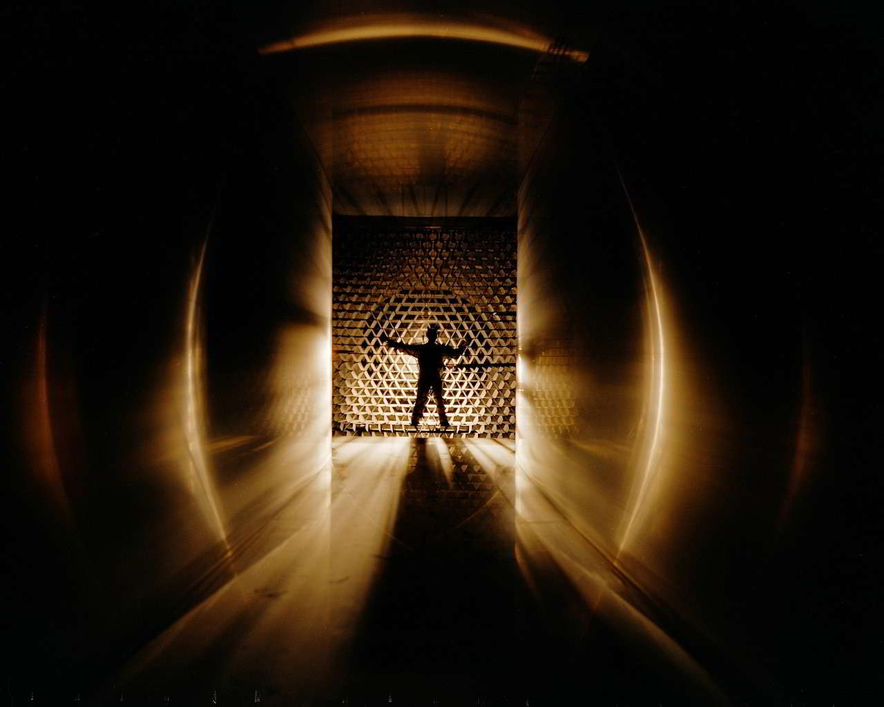 wind-tunnel-957749_1280